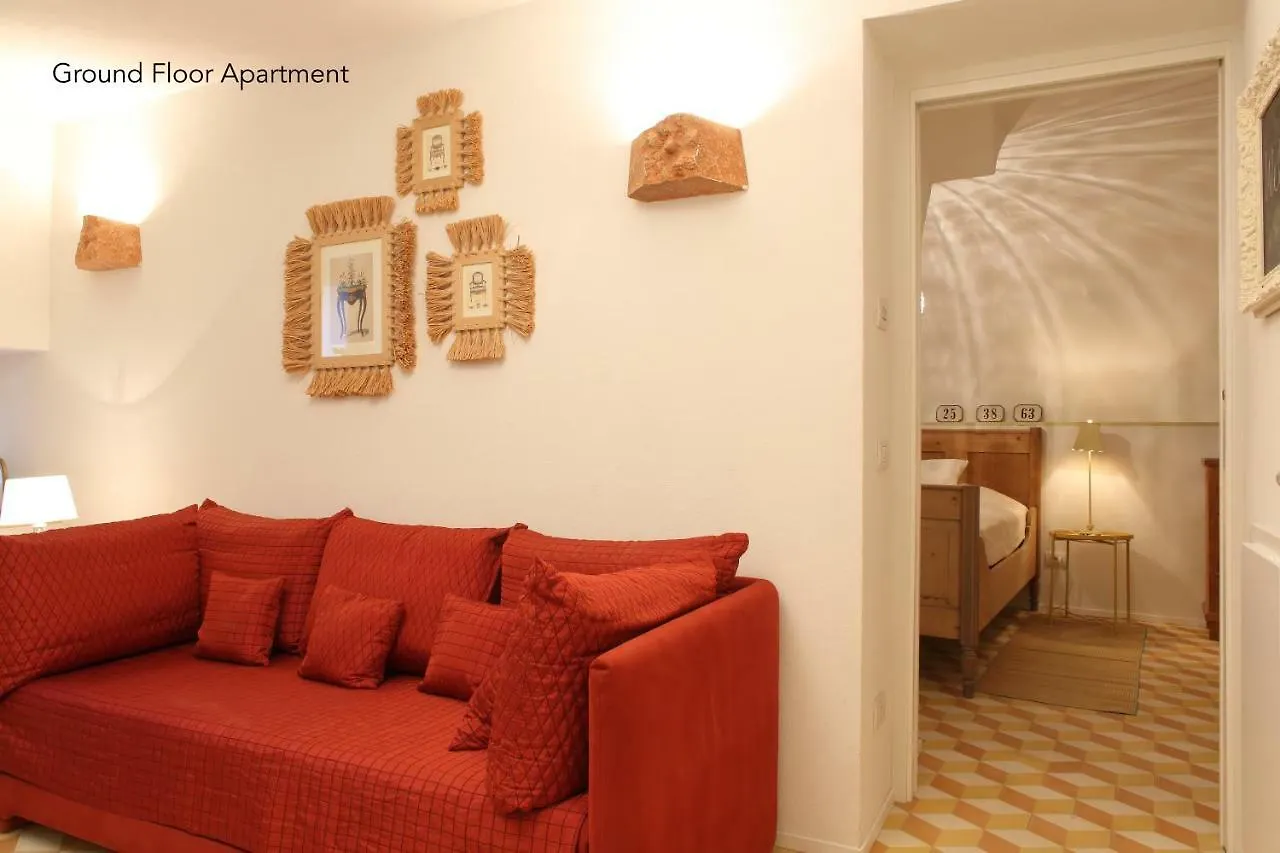 Casa Bellagio, Residence / Apartments